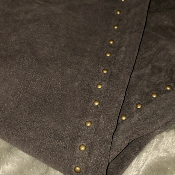 Brown velvet-like pants with brushed gold studs - Picture 2 of 2